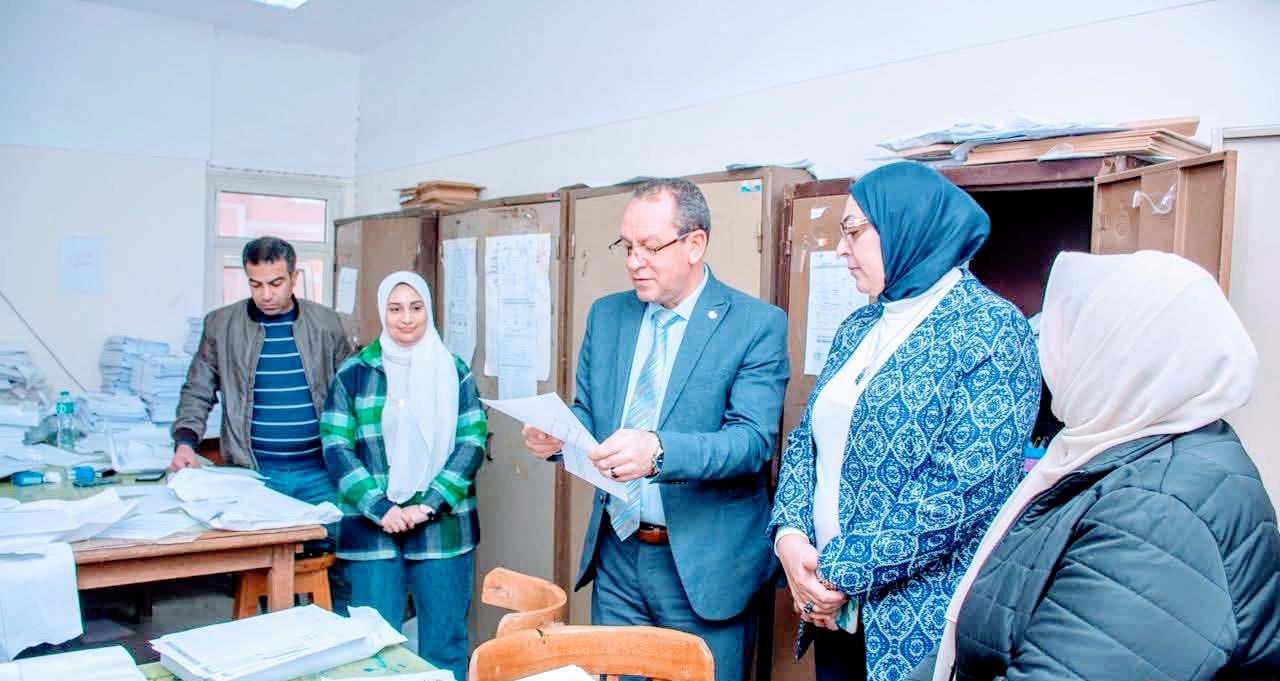 نائب رئيس الجامعة لشئون التعليم والطلاب يتابع سير العملية الامتحانية بنوعية طنطا  